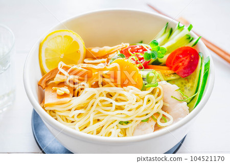 Cold ramen with lots of ingredients 104521170
