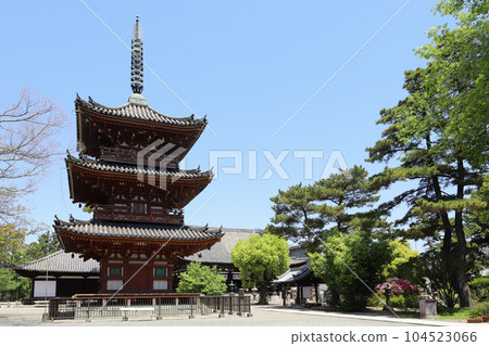 Kakurinji Temple Three-storied Pagoda (Kakogawa City, Hyogo Prefecture) Kakurinji Temple Three-storied Pagoda (Kakogawa City, Hyogo Prefecture) 104523066