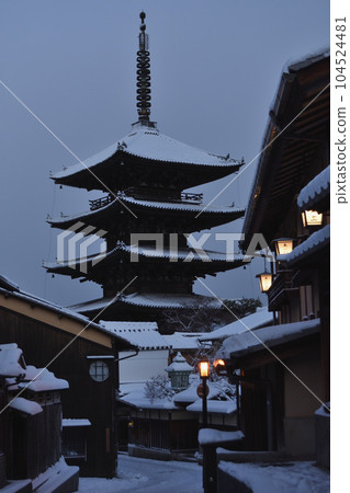 Five-storied pagoda in snow (before dawn) 104524481