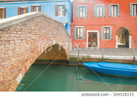 Stone bridge over the canal in Burano island near of Venice. 104528155