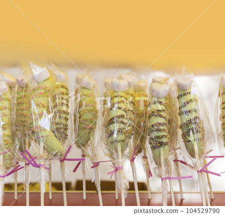 節日香蕉巧克力商店開業巧克力香蕉日本糖果攤位交易會 104529790