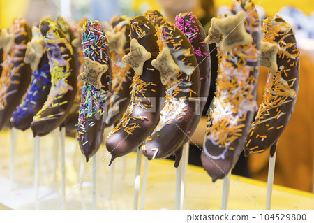 節日香蕉巧克力商店開業巧克力香蕉日本糖果攤位交易會 104529800