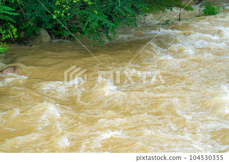 [Natural disaster] Muddy stream, river after heavy rain [Nagano] 104530355