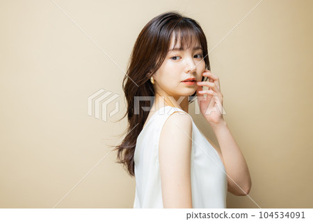 Beauty hair care beige bag Beauty hair care beige bag 104534091