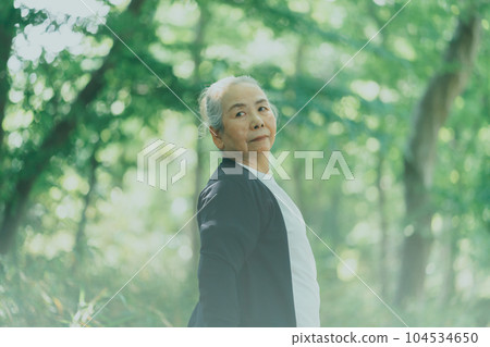 翠綠 鮮綠 女生 104534650