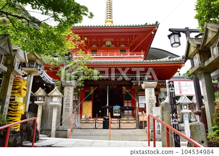 奈良縣信貴山朝後尊子寺參道、常福院和鮮綠 奈良縣信貴山朝後尊子寺參道、常福院和鮮綠 104534984