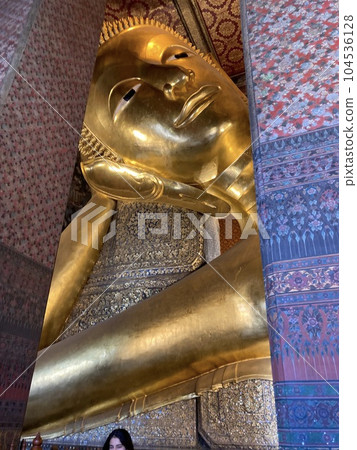 Wat Pho 104536128