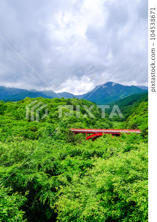 View from Higashizawa Ohashi Observatory on the Yatsugatake Kogen Line in Hokuto City, Yamanashi Prefecture 104538671