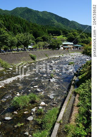 山梨縣南都留郡道志村道志村周邊的道志河風景 山梨縣南都留郡道志村道志村周邊的道志河風景 104538682