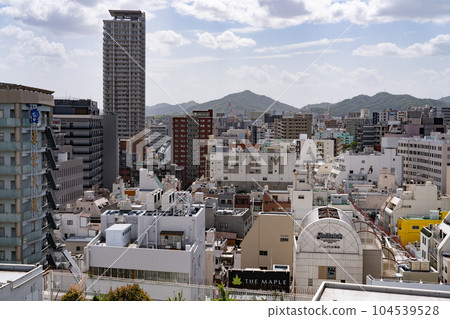 淡藍色的天空和神戶市景 淡藍色的天空和神戶市景 104539528