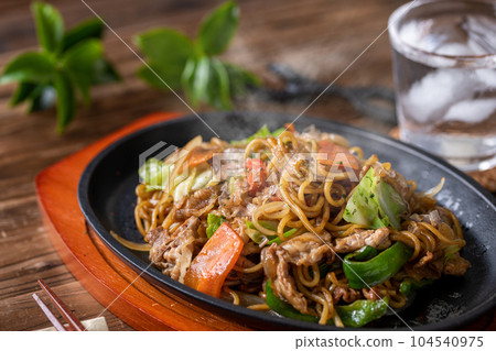 Yakisoba Hot yakisoba on iron plate Yakisoba Yakisoba Hot yakisoba on iron plate Yakisoba 104540975