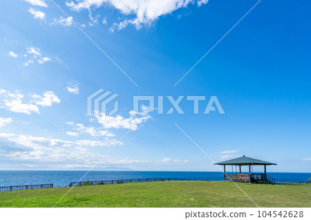 Higamazaki, the northern tip of the Tsugaru Peninsula, a scenic spot Higamazaki, the northern tip of the Tsugaru Peninsula, a scenic spot 104542628