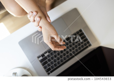 Middle aged woman suffering from disease of Myasthenia gravis(MG),weakness of muscle in arm and hand,symptoms of physical weakness,muscle inflammation,joint pain,difficulty in movement,health problem 104543653