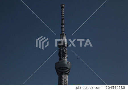 Structure of the complex damping structure of a high-rise tower Structure of the complex damping structure of a high-rise tower 104544280