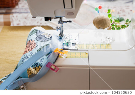 Zipper sewn with an electric sewing machine Zipper sewn with an electric sewing machine 104550680