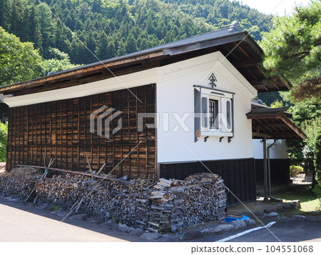 The main building of Nangō no Magaya (a designated important cultural property by Numata City) 104551068