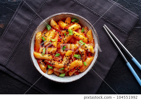 Tteokbokki or topokki, Korean street food, spicy rice cakes 104551992