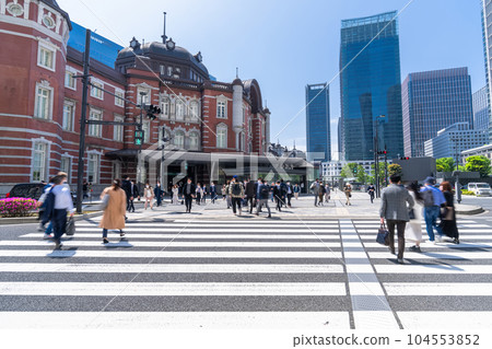 "Tokyo" Marunouchi business district, people who go to work "Tokyo" Marunouchi business district, people who go to work 104553852