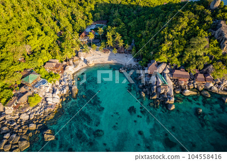Aerial view of Jansom Bay in koh Tao, Thailand 104558416