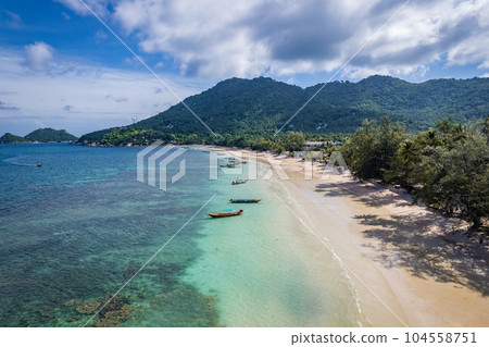 Aerial view of Sairee Beach or Sai Ri Beach in koh Tao, Thailand 104558751