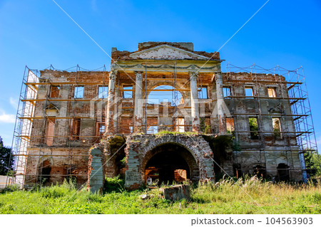 Former manor Pushchino on Nara (Pushchino-na-Nare). Serpukhov district, Russia Former manor Pushchino on Nara (Pushchino-na-Nare). Serpukhov district, Russia 104563903