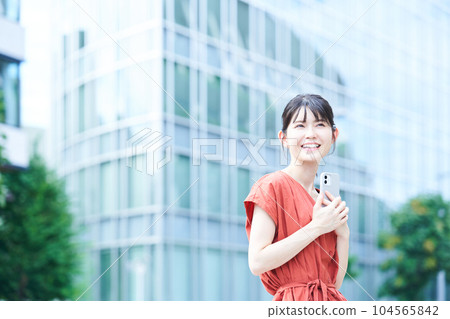 Women walking 104565842