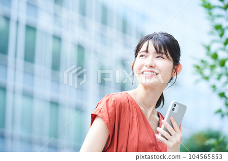 女人走路 女人走路 104565853