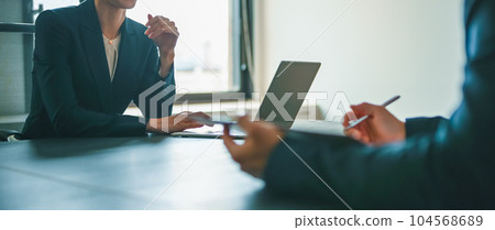 會議室裡的業務 104568689