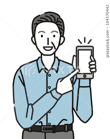 顯示智能手機的老人 顯示智能手機的老人 104570442
