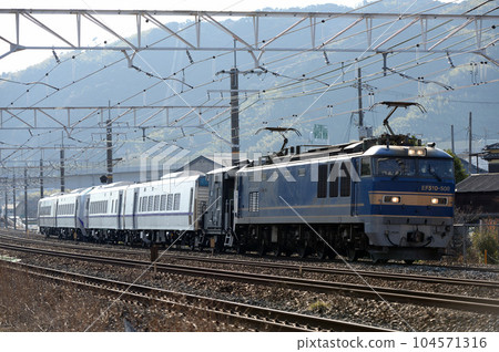 運行於東海道線的EF510-508 + Kiha 261系列頭等運輸 運行於東海道線的EF510-508 + Kiha 261系列頭等運輸 104571316