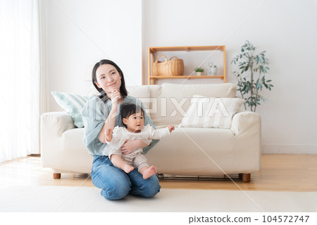 寶寶和媽媽(父母和孩子、母親和孩子、育兒、家庭、家庭) 寶寶和媽媽(父母和孩子、母親和孩子、育兒、家庭、家庭) 104572747