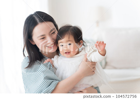 Baby and mom (parent and child, mother and child, parenting, family, family) Baby and mom (parent and child, mother and child, parenting, family, family) 104572756