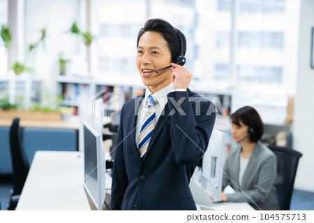 呼叫中心 104575713