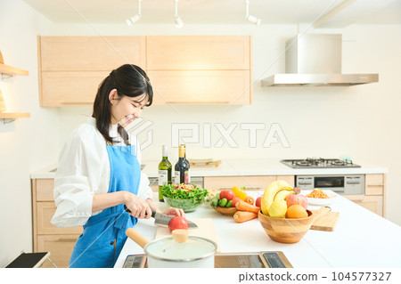 女人做飯 104577327