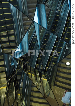 Complex and beautiful mirror world 104578277