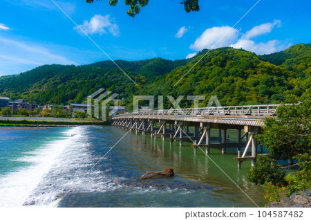 [Kyoto scenery] Arashiyama is a scenic place loved by the Heian nobility 104587482