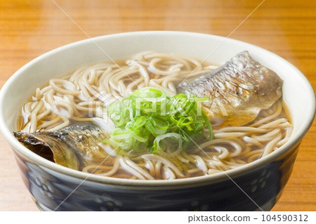 新鮮的蕎麥麵 新鮮的蕎麥麵 104590312
