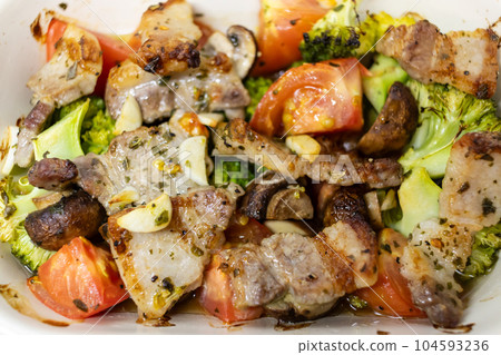 Oven-baked Pork, Tomatoes and Mushrooms Oven-baked Pork, Tomatoes and Mushrooms 104593236