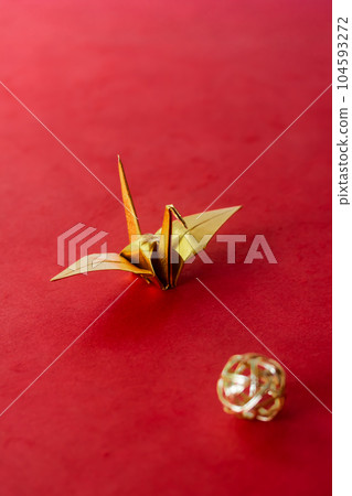 摺紙鶴和水引紙團 摺紙鶴和水引紙團 104593272