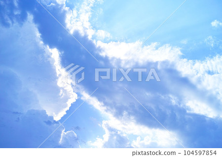 藍色的天空和雲圖像 104597854