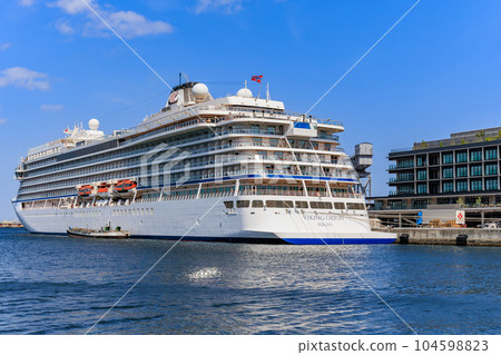 Kanagawa Prefecture, Yokohama City, Viking Orion arriving at Shinko Wharf Passenger Terminal for the first time Kanagawa Prefecture, Yokohama City, Viking Orion arriving at Shinko Wharf Passenger Terminal for the first time 104598823