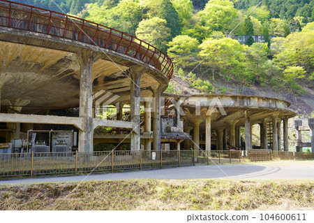 禦子畑礦石加工場現場的濃縮機（兵庫縣朝來市） 104600611