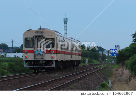 關東鐵道吉哈310型柴油車全速行駛_2023/6/24 關東鐵道吉哈310型柴油車全速行駛_2023/6/24 104601907