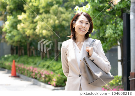 商業女性高級 104608218