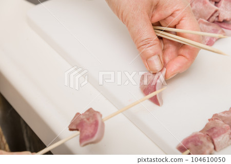 【主婦串燒雞肉串豬舌】 104610050