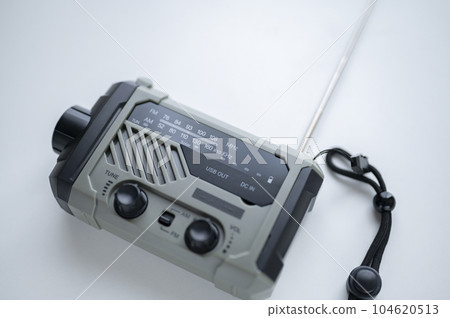 緊急情況下可以信賴的防災收音機 緊急情況下可以信賴的防災收音機 104620513