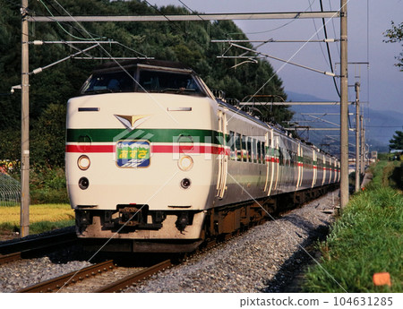 穿過富士見高原的特快Grade Up Azusa 穿過富士見高原的特快Grade Up Azusa 104631285