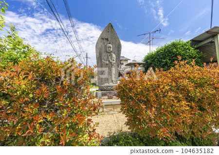 龜石西側的大地藏像(小森地藏)--奈良縣飛鳥村-- 龜石西側的大地藏像(小森地藏)--奈良縣飛鳥村-- 104635182