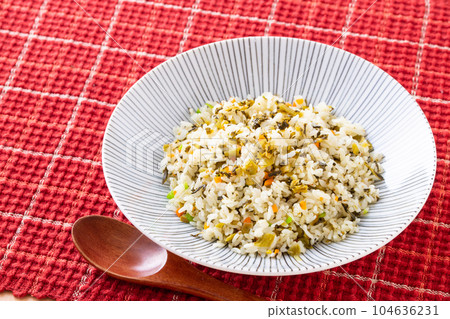 eat takana pilaf 104636231