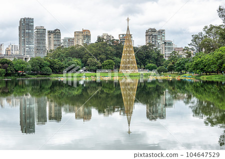 The lake in Parque do Ibirapuera, Sao Paulo, Brazil. One of the largest parks in the city of Sao Paulo. 104647529